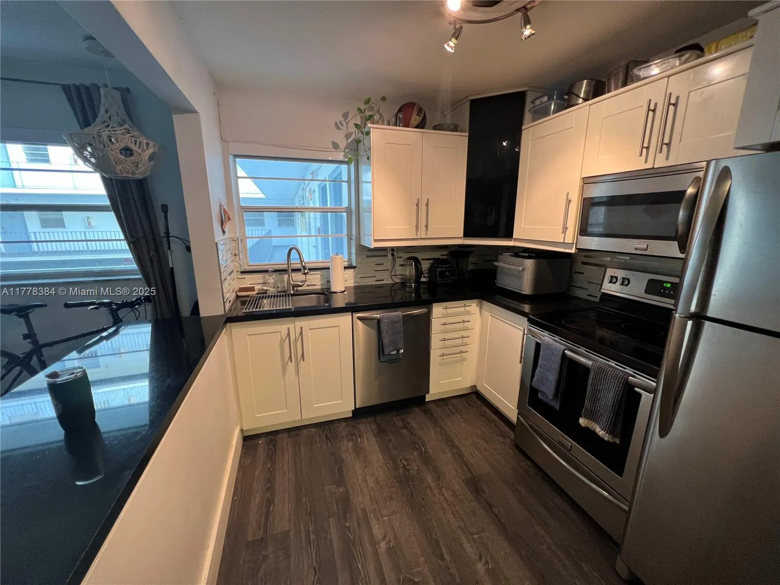 221 Meridian Ave 206, Miami Beach, Florida 33139, Miami Beach, Florida 33139, 1 Bedroom Bedrooms, ,1 BathroomBathrooms,Residential,For Sale,221 Meridian Ave 206, Miami Beach, Florida 33139,A11778384