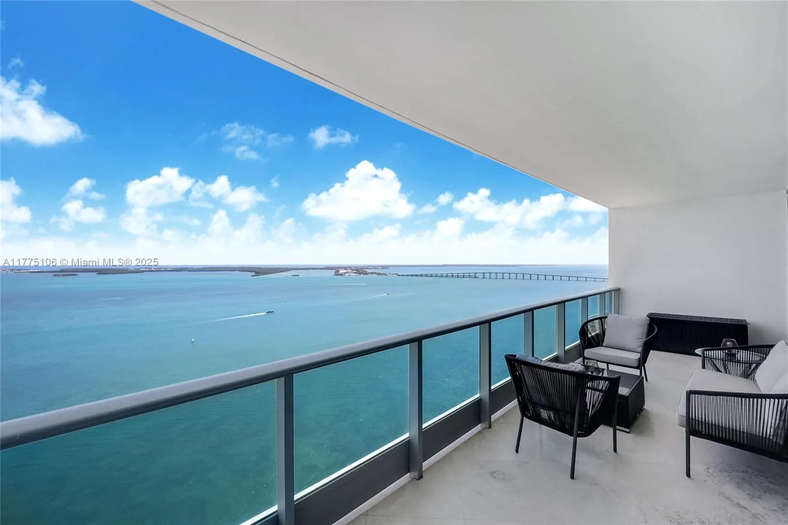 1331 Brickell Bay Dr 2605, Miami, Florida 33131, Miami, Florida 33131, 3 Bedrooms Bedrooms, ,3 BathroomsBathrooms,Residential,For Sale,1331 Brickell Bay Dr 2605, Miami, Florida 33131,A11775106