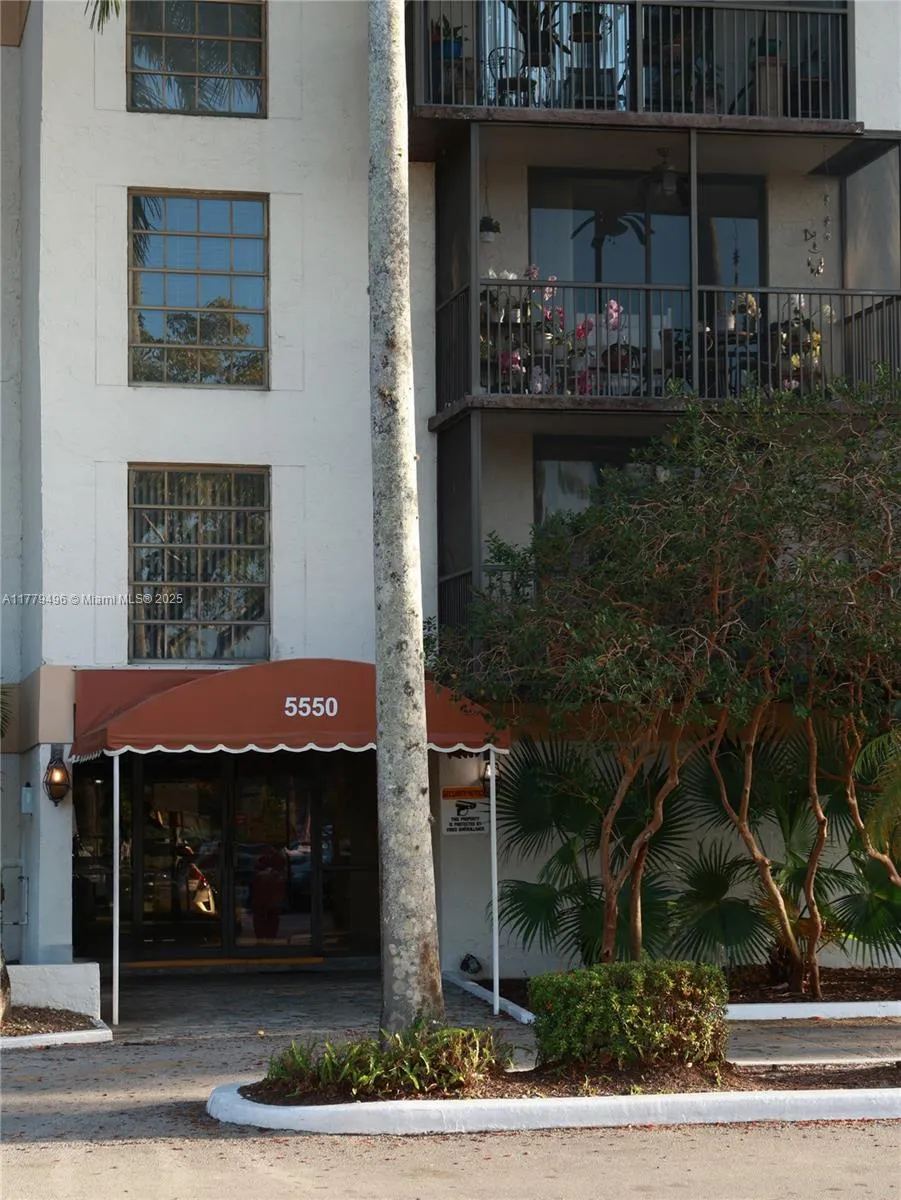 5550 Nw 44th St 418b, Lauderhill, Florida 33319, Lauderhill, Florida 33319, 2 Bedrooms Bedrooms, ,2 BathroomsBathrooms,Residential,For Sale,5550 Nw 44th St 418b, Lauderhill, Florida 33319,A11779496