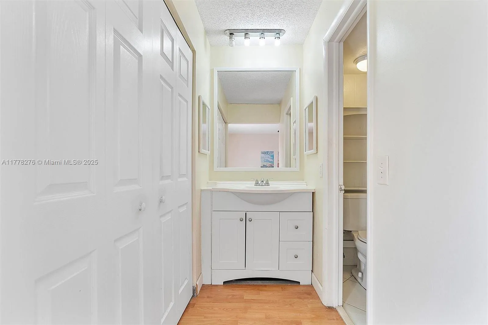 6668 Sw 41st Pl 29, Davie, Florida 33314, Davie, Florida 33314, 4 Bedrooms Bedrooms, ,2 BathroomsBathrooms,Residential,For Sale,6668 Sw 41st Pl 29, Davie, Florida 33314,A11778276