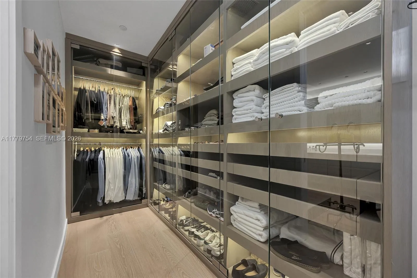 1425 Brickell Ave 61e, Miami, Florida 33131, Miami, Florida 33131, 3 Bedrooms Bedrooms, ,3 BathroomsBathrooms,Residential,For Sale,1425 Brickell Ave 61e, Miami, Florida 33131,A11779754