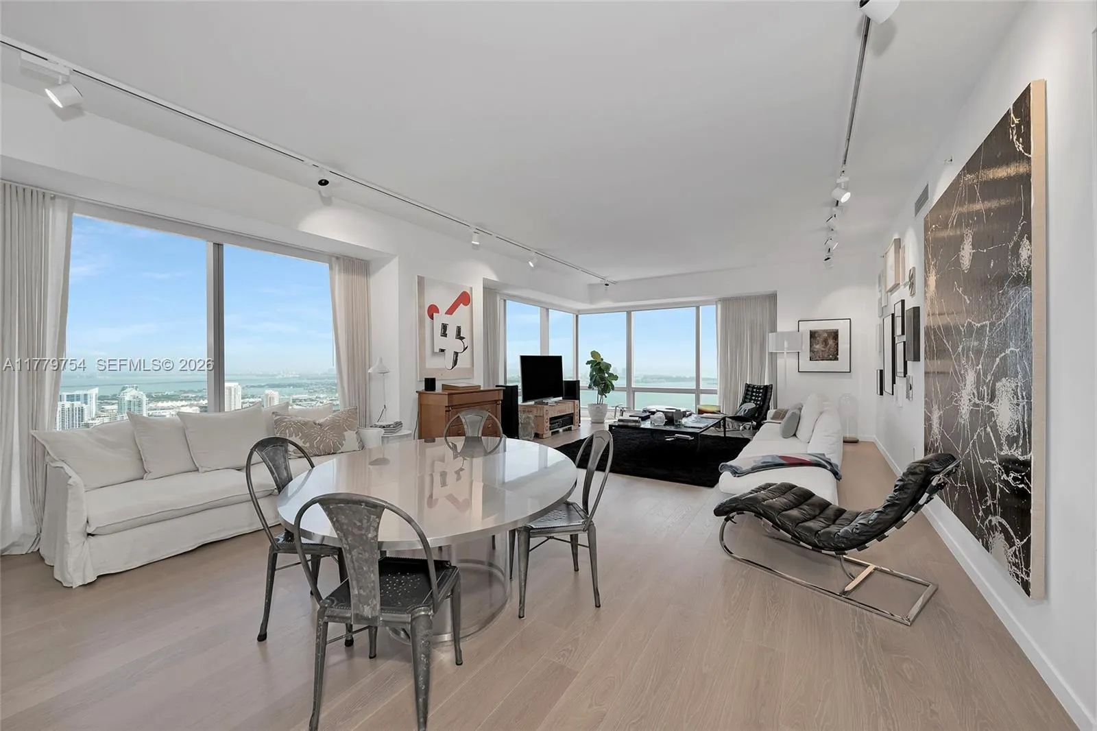 1425 Brickell Ave 61e, Miami, Florida 33131, Miami, Florida 33131, 3 Bedrooms Bedrooms, ,3 BathroomsBathrooms,Residential,For Sale,1425 Brickell Ave 61e, Miami, Florida 33131,A11779754