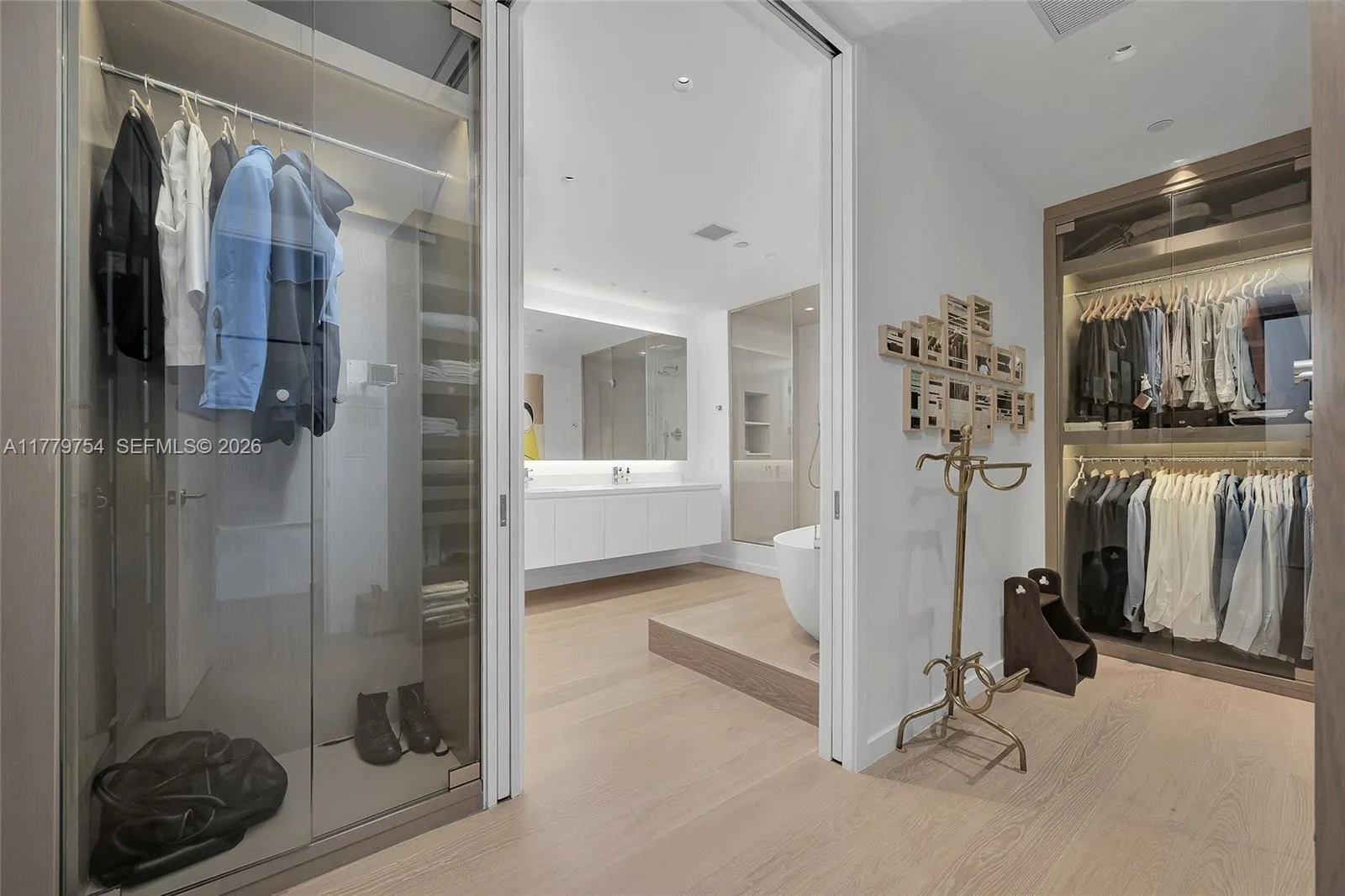 1425 Brickell Ave 61e, Miami, Florida 33131, Miami, Florida 33131, 3 Bedrooms Bedrooms, ,3 BathroomsBathrooms,Residential,For Sale,1425 Brickell Ave 61e, Miami, Florida 33131,A11779754