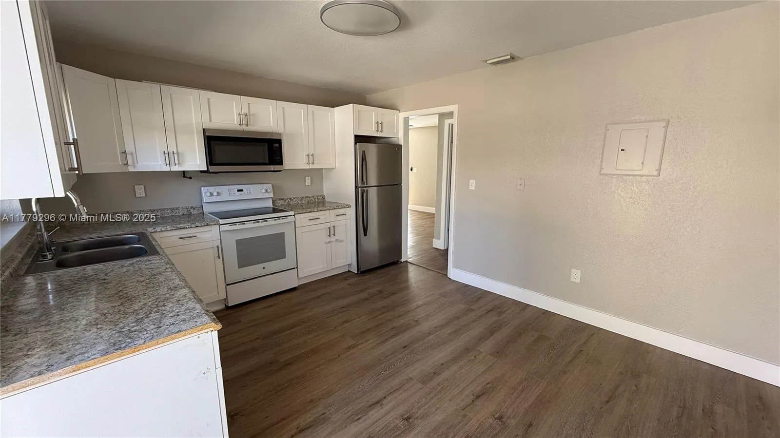 220 Nw 12th St, Pompano Beach, Florida 33060, Pompano Beach, Florida 33060, ,Residential Income,For Sale,220 Nw 12th St, Pompano Beach, Florida 33060,A11779296