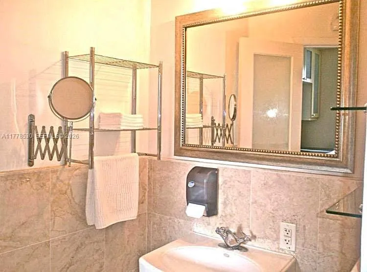 420 15th St 302, Miami Beach, Florida 33139, Miami Beach, Florida 33139, ,1 BathroomBathrooms,Residential,For Sale,420 15th St 302, Miami Beach, Florida 33139,A11778530