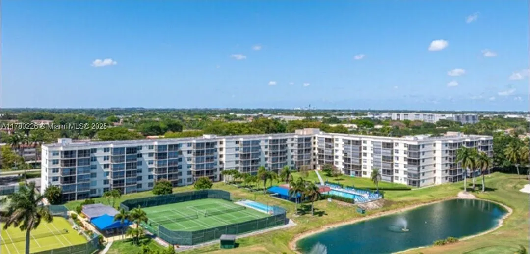 691 S Hollybrook Dr 104, Pembroke Pines, Florida 3, Pembroke Pines, Florida 33025, 2 Bedrooms Bedrooms, ,2 BathroomsBathrooms,Residential,For Sale,691 S Hollybrook Dr 104, Pembroke Pines, Florida 3,A11780226