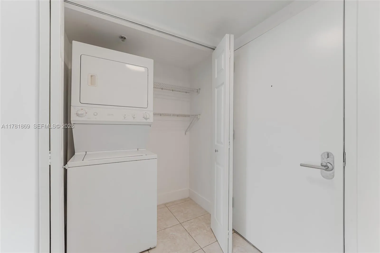 31 Se 5th St 409, Miami, Florida 33131, Miami, Florida 33131, 1 Bedroom Bedrooms, ,1 BathroomBathrooms,Residential,For Sale,31 Se 5th St 409, Miami, Florida 33131,A11781869