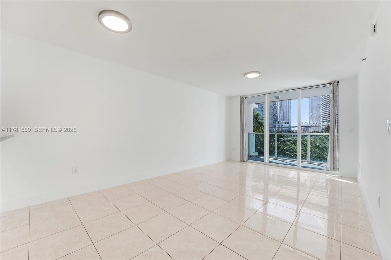 31 Se 5th St 409, Miami, Florida 33131, Miami, Florida 33131, 1 Bedroom Bedrooms, ,1 BathroomBathrooms,Residential,For Sale,31 Se 5th St 409, Miami, Florida 33131,A11781869