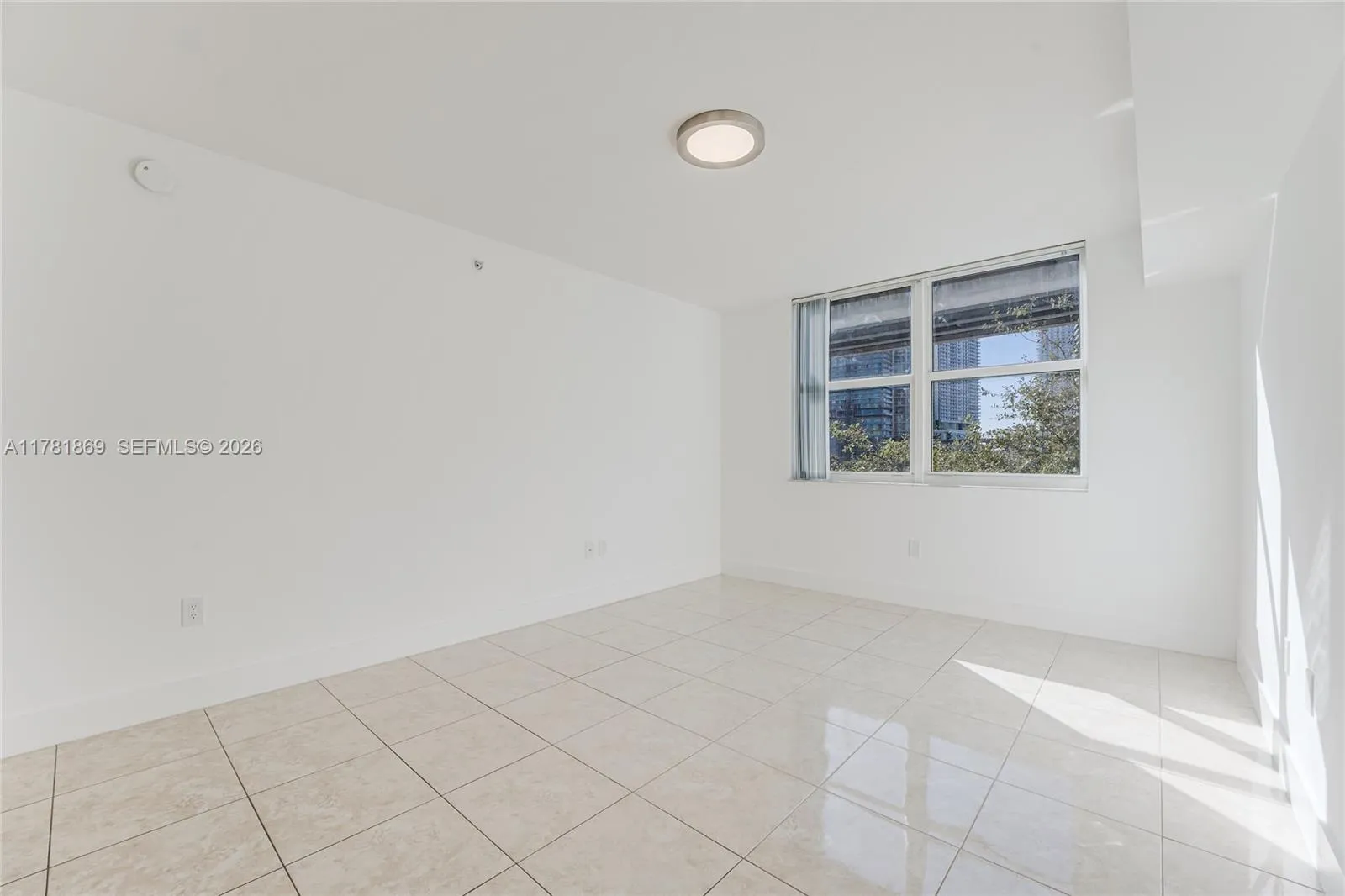 31 Se 5th St 409, Miami, Florida 33131, Miami, Florida 33131, 1 Bedroom Bedrooms, ,1 BathroomBathrooms,Residential,For Sale,31 Se 5th St 409, Miami, Florida 33131,A11781869
