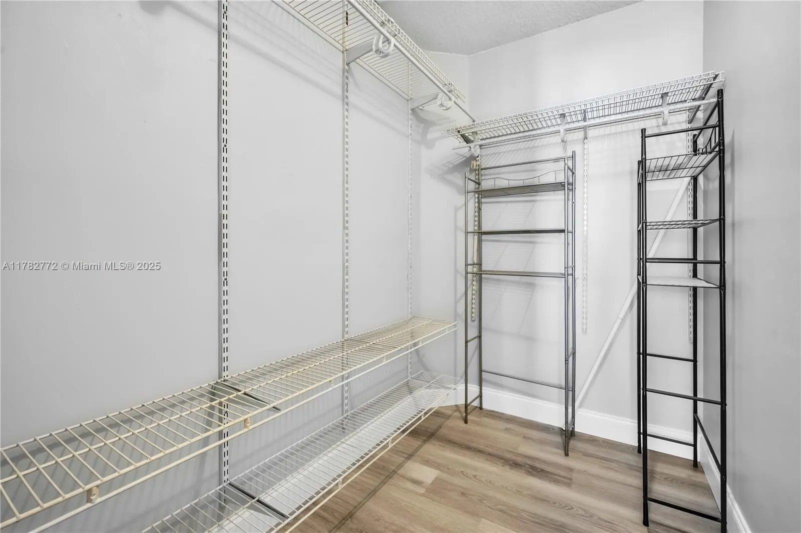 Pembroke Pines, Florida 33026, Pembroke Pines, Florida 33026, 3 Bedrooms Bedrooms, ,2 BathroomsBathrooms,Residential,For Sale, Pembroke Pines, Florida 33026,A11782772