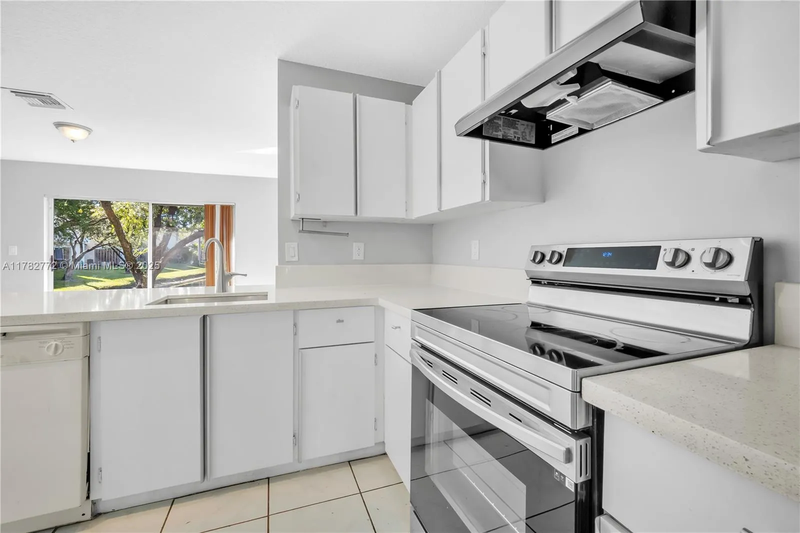 Pembroke Pines, Florida 33026, Pembroke Pines, Florida 33026, 3 Bedrooms Bedrooms, ,2 BathroomsBathrooms,Residential,For Sale, Pembroke Pines, Florida 33026,A11782772
