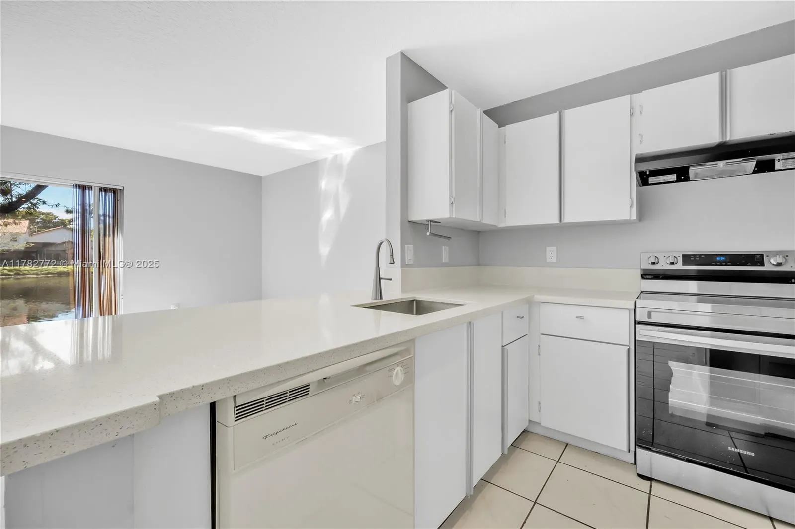 Pembroke Pines, Florida 33026, Pembroke Pines, Florida 33026, 3 Bedrooms Bedrooms, ,2 BathroomsBathrooms,Residential,For Sale, Pembroke Pines, Florida 33026,A11782772