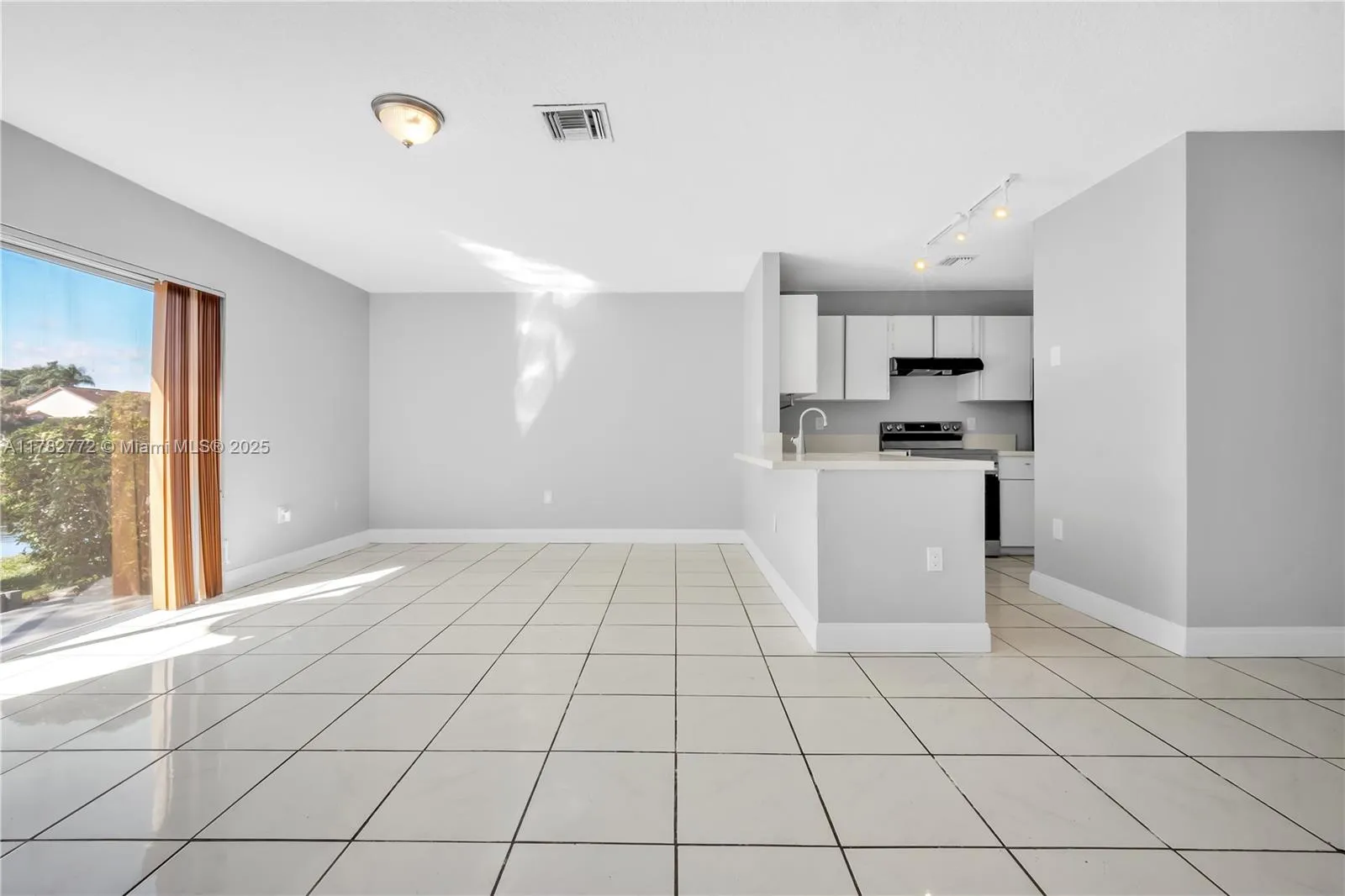 Pembroke Pines, Florida 33026, Pembroke Pines, Florida 33026, 3 Bedrooms Bedrooms, ,2 BathroomsBathrooms,Residential,For Sale, Pembroke Pines, Florida 33026,A11782772