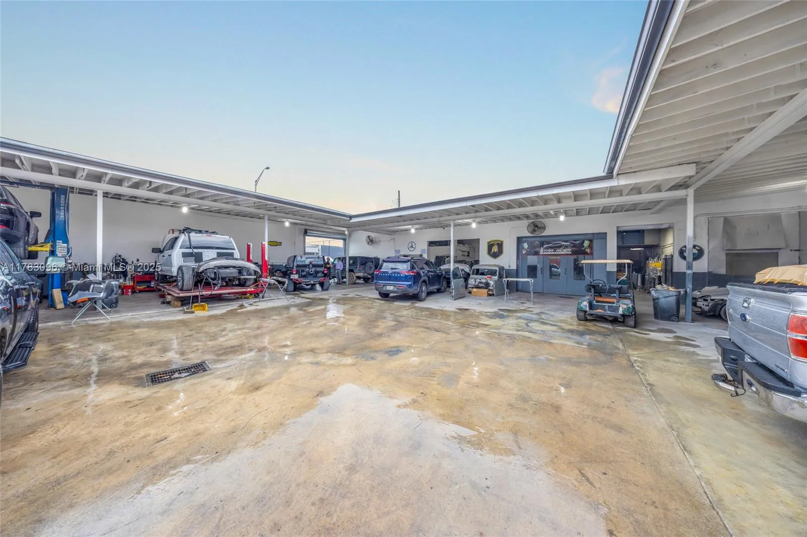 1025 E 45th St, Hialeah, Florida 33013, Hialeah, Florida 33013, ,Commercial Sale,For Sale,1025 E 45th St, Hialeah, Florida 33013,A11783096