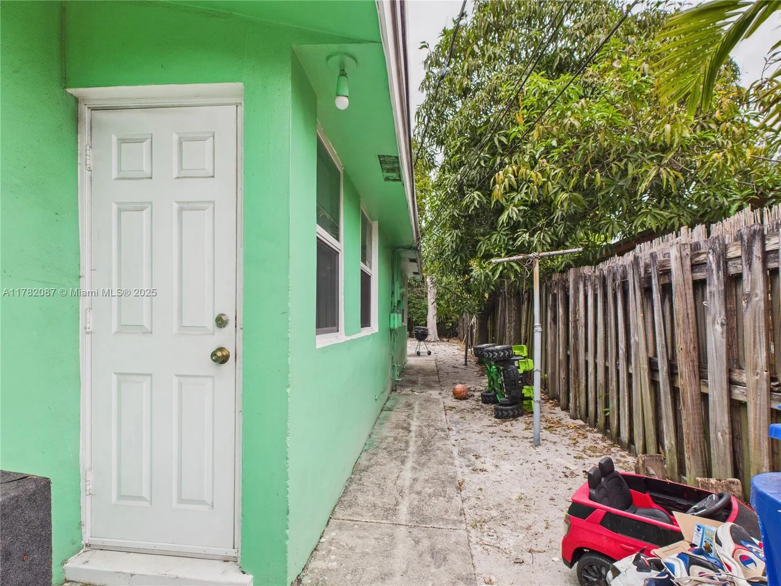 1713 Sw 11th Ct, Fort Lauderdale, Florida 33312, Fort Lauderdale, Florida 33312, ,Residential Income,For Sale,1713 Sw 11th Ct, Fort Lauderdale, Florida 33312,A11782087