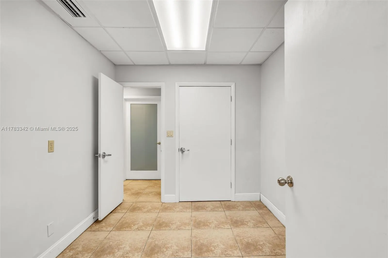 3816 Hollywood Blvd 2, Hollywood, Florida 33021, Hollywood, Florida 33021, ,Commercial Lease,For Rent,3816 Hollywood Blvd 2, Hollywood, Florida 33021,A11783342