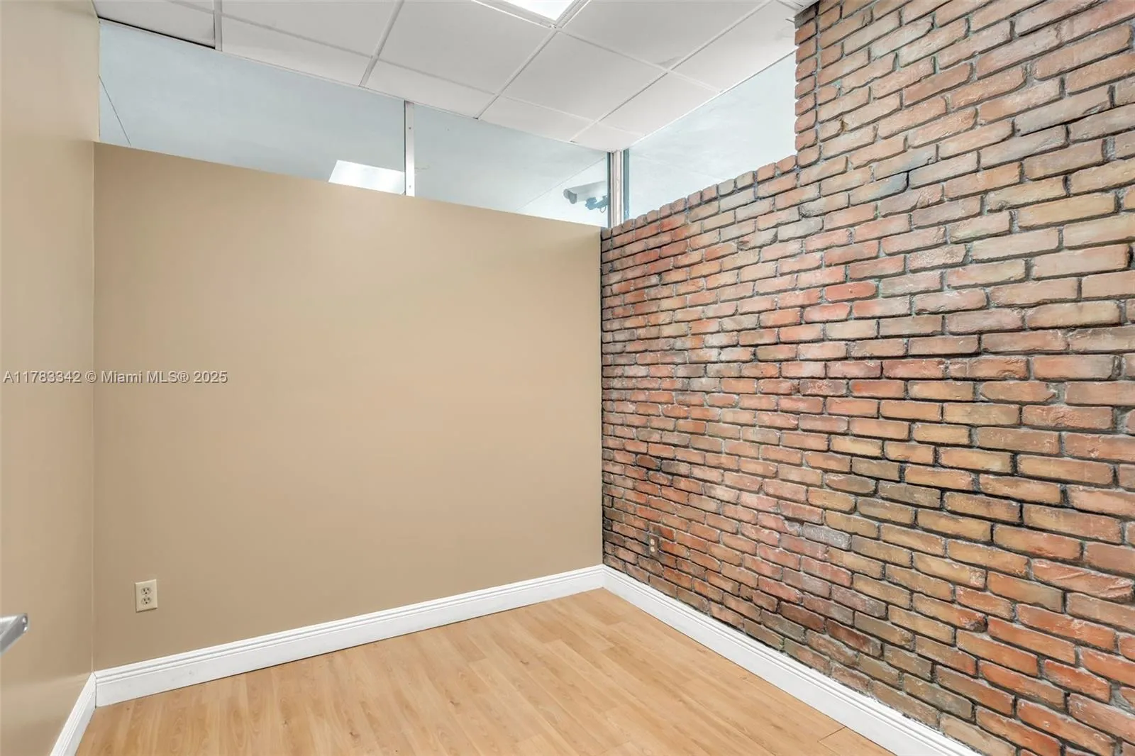 3816 Hollywood Blvd 2, Hollywood, Florida 33021, Hollywood, Florida 33021, ,Commercial Lease,For Rent,3816 Hollywood Blvd 2, Hollywood, Florida 33021,A11783342
