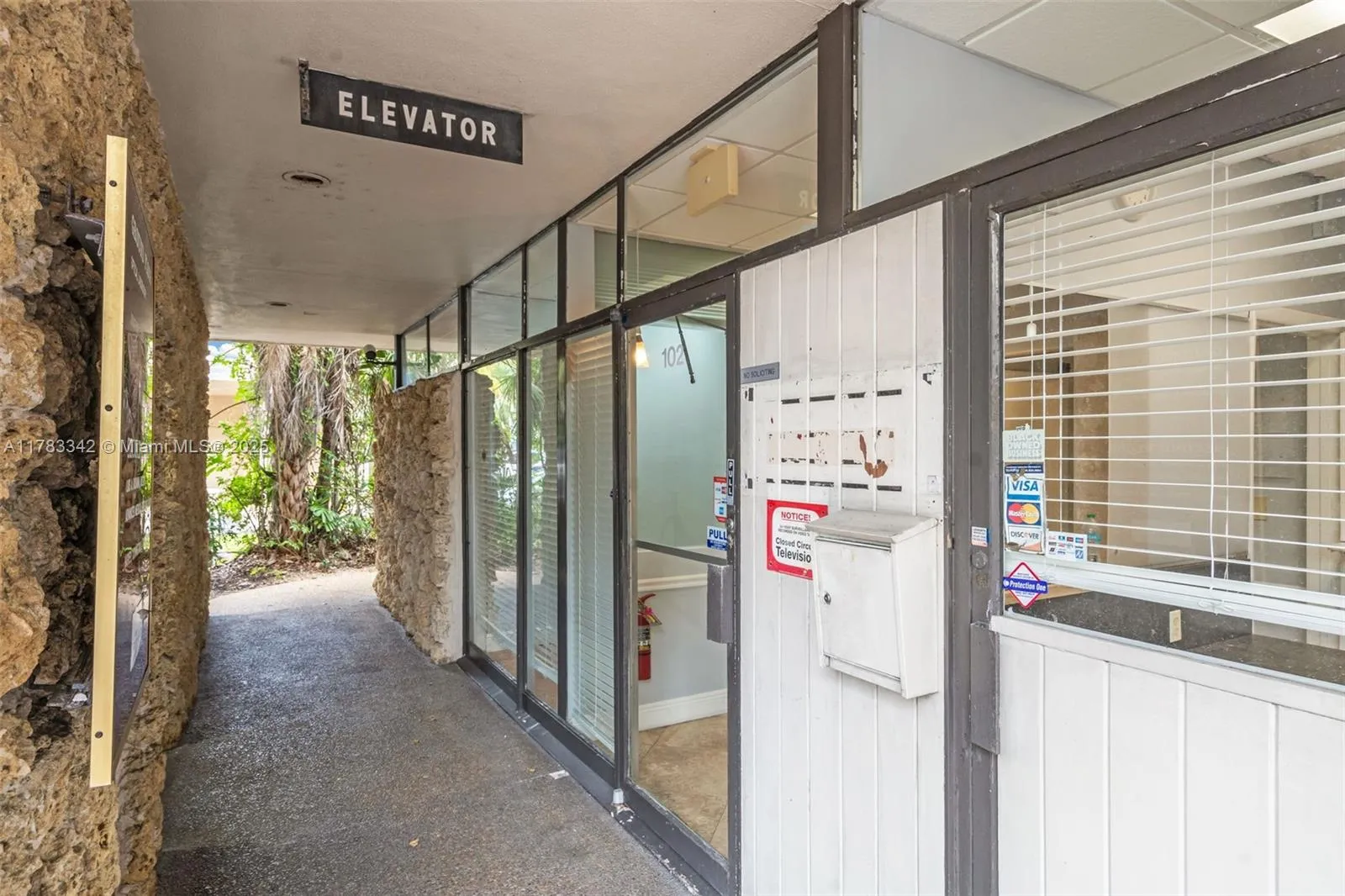 3816 Hollywood Blvd 2, Hollywood, Florida 33021, Hollywood, Florida 33021, ,Commercial Lease,For Rent,3816 Hollywood Blvd 2, Hollywood, Florida 33021,A11783342