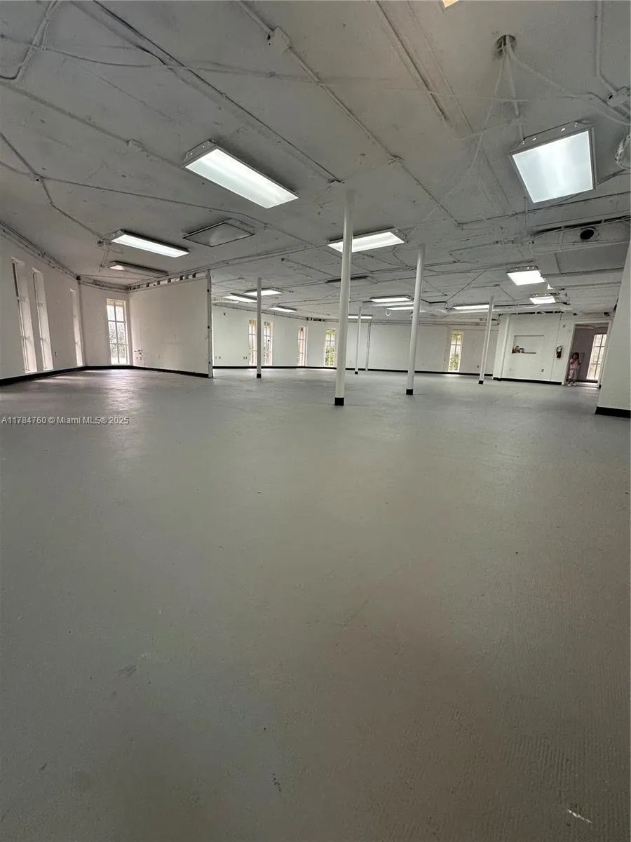 18500 Ne 5th Ave, Miami, Florida 33179, Miami, Florida 33179, ,Commercial Lease,For Rent,18500 Ne 5th Ave, Miami, Florida 33179,A11784760