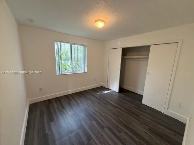580 house Bedroom 1