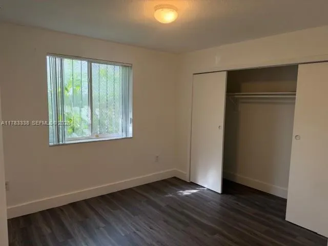 580 house Bedroom 1/and walk in closet