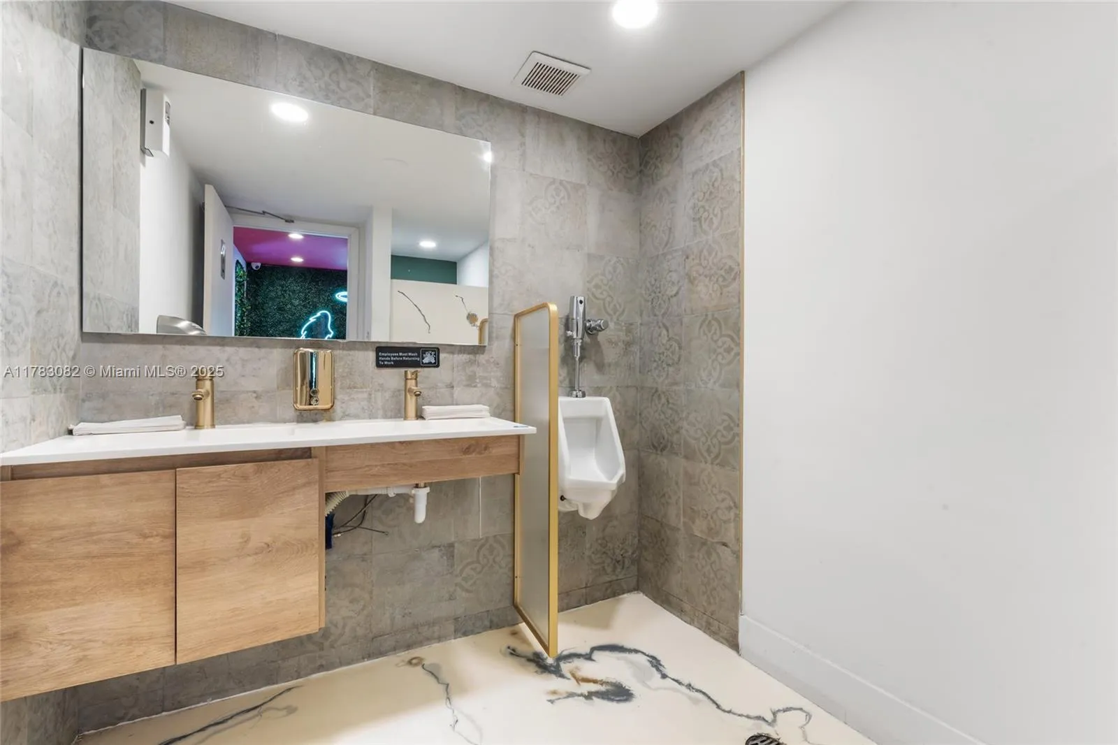 10648 Fountainbleau Blvd, Miami, Florida 33172, Miami, Florida 33172, ,Business Opportunity,For Sale,10648 Fountainbleau Blvd, Miami, Florida 33172,A11783082