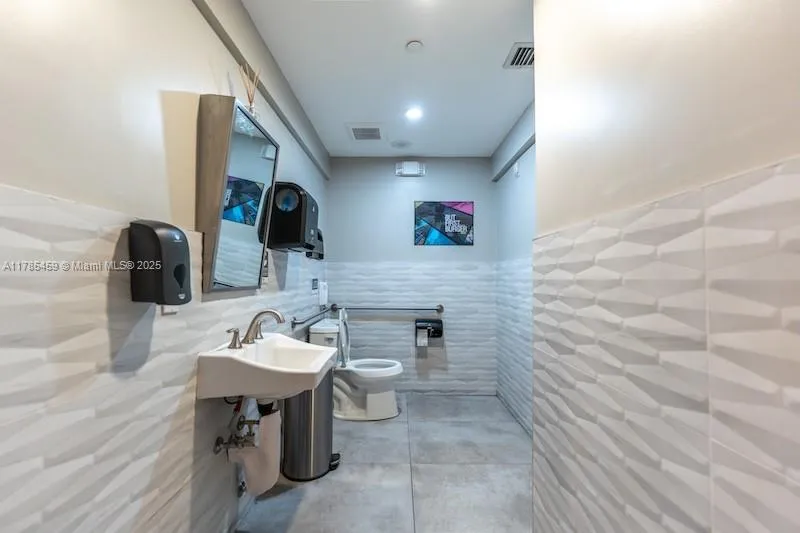 275 Ne 18th St, Miami, Florida 33132, Miami, Florida 33132, ,Business Opportunity,For Sale,275 Ne 18th St, Miami, Florida 33132,A11785459