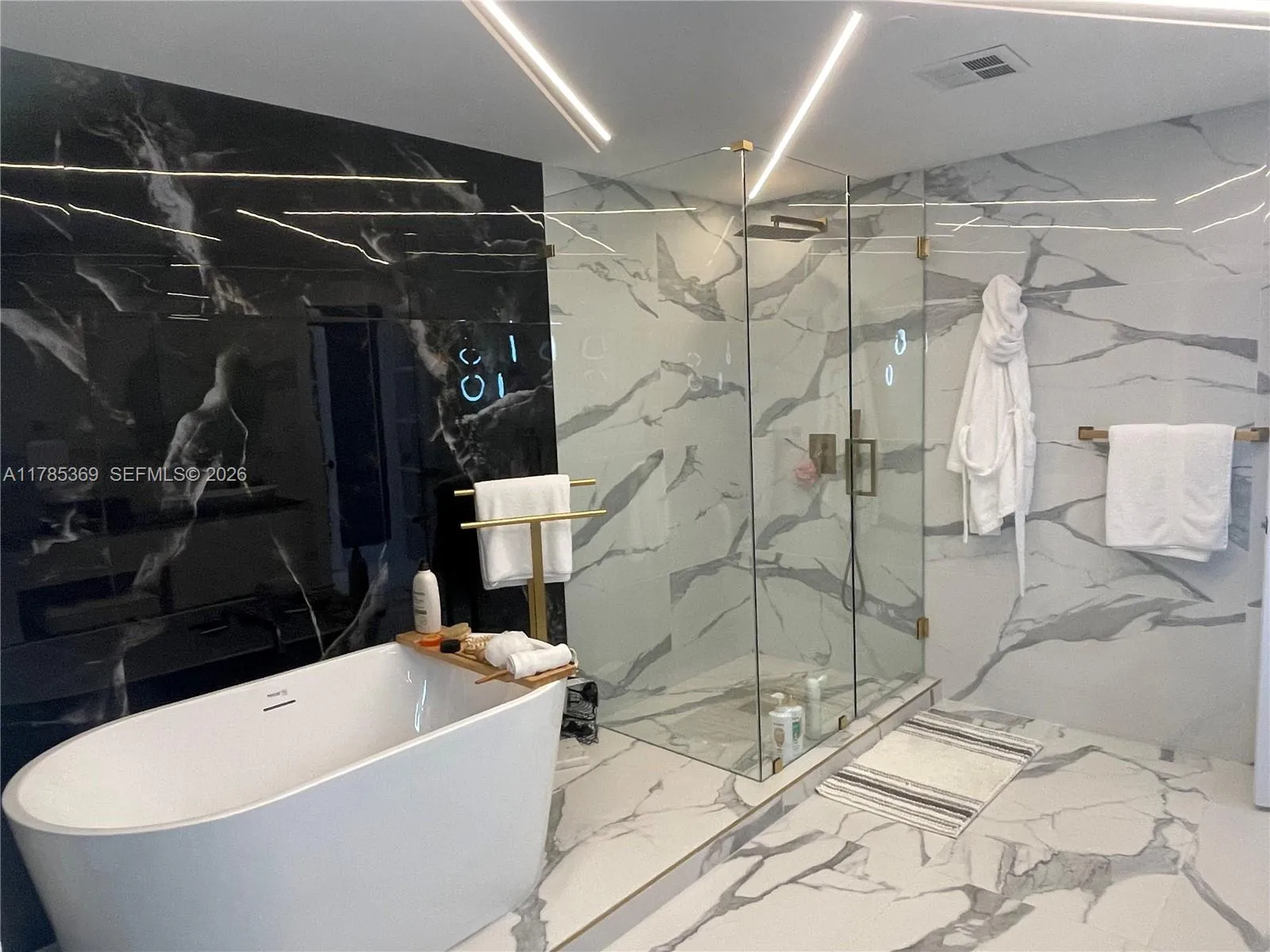 3101 S Ocean Dr 1707, Hollywood, Florida 33019, Hollywood, Florida 33019, 3 Bedrooms Bedrooms, ,3 BathroomsBathrooms,Residential Lease,For Rent,3101 S Ocean Dr 1707, Hollywood, Florida 33019,A11785369