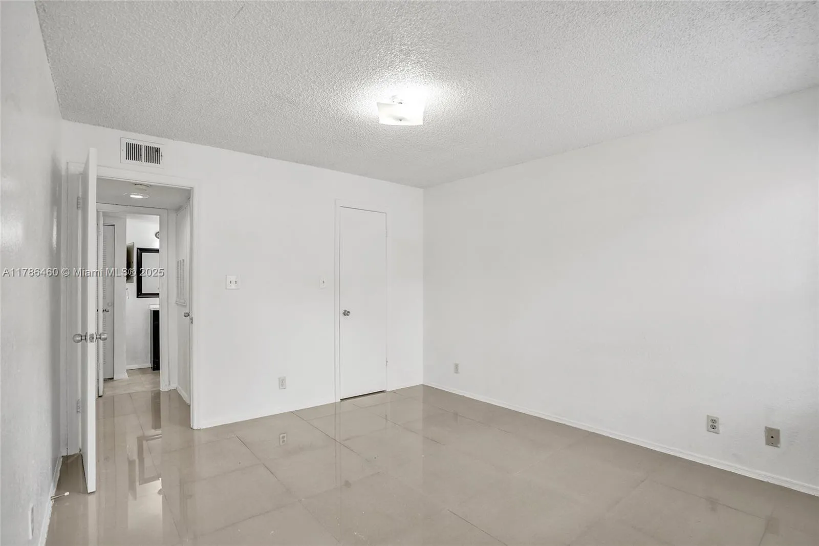 2946 S University Dr 7108, Davie, Florida 33328, Davie, Florida 33328, 1 Bedroom Bedrooms, ,1 BathroomBathrooms,Residential,For Sale,2946 S University Dr 7108, Davie, Florida 33328,A11786460