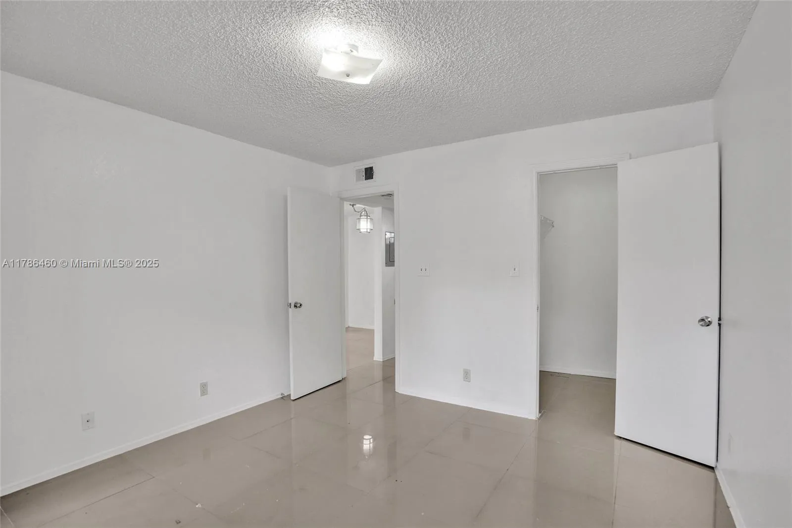 2946 S University Dr 7108, Davie, Florida 33328, Davie, Florida 33328, 1 Bedroom Bedrooms, ,1 BathroomBathrooms,Residential,For Sale,2946 S University Dr 7108, Davie, Florida 33328,A11786460
