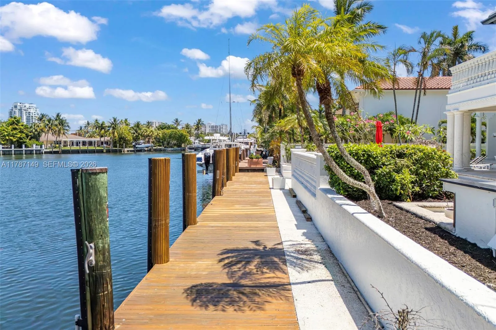 2561 Lucille Dr, Fort Lauderdale, Florida 33316, Fort Lauderdale, Florida 33316, 5 Bedrooms Bedrooms, ,4 BathroomsBathrooms,Residential,For Sale,2561 Lucille Dr, Fort Lauderdale, Florida 33316,A11787149