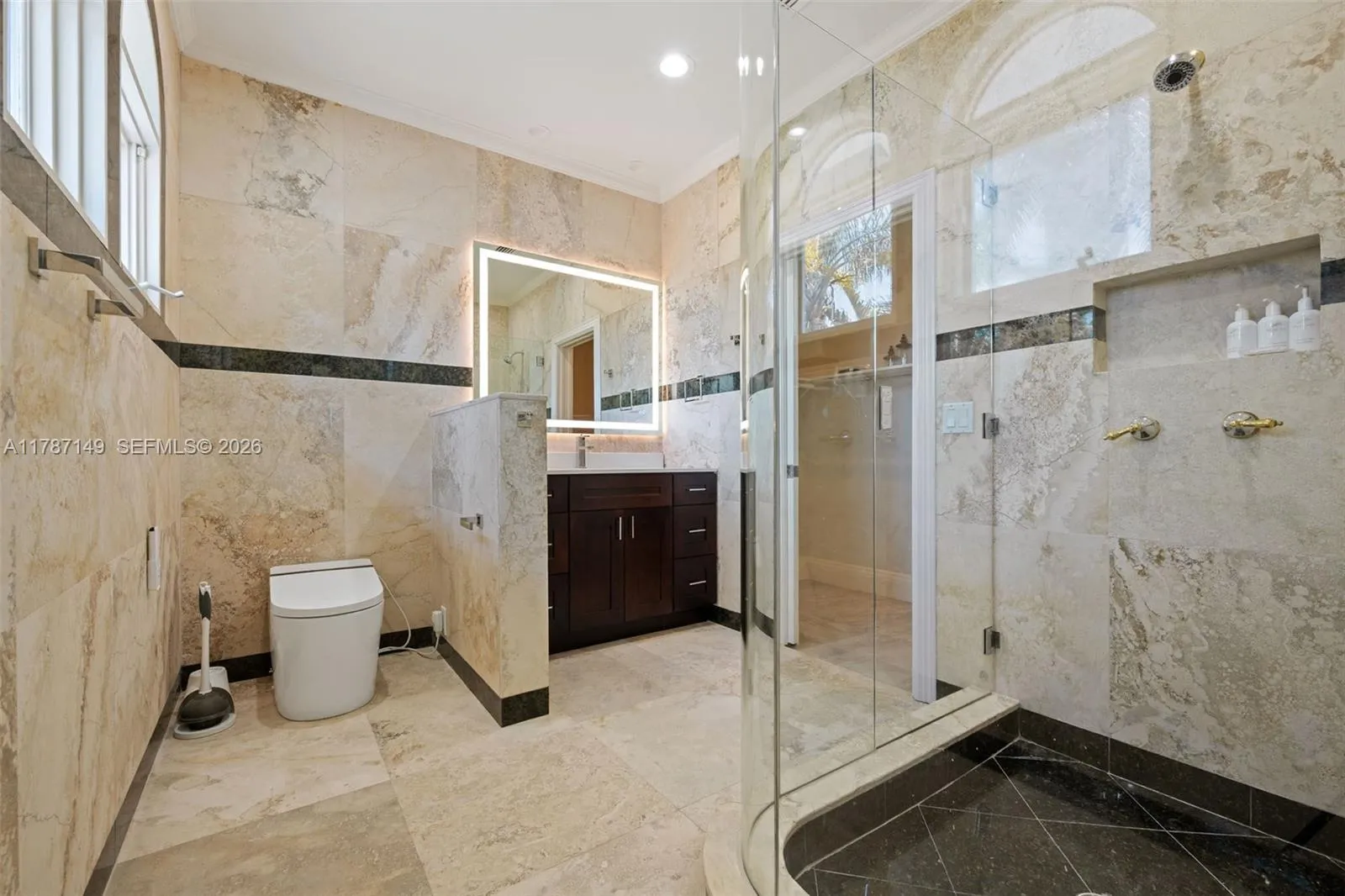 2561 Lucille Dr, Fort Lauderdale, Florida 33316, Fort Lauderdale, Florida 33316, 5 Bedrooms Bedrooms, ,4 BathroomsBathrooms,Residential,For Sale,2561 Lucille Dr, Fort Lauderdale, Florida 33316,A11787149