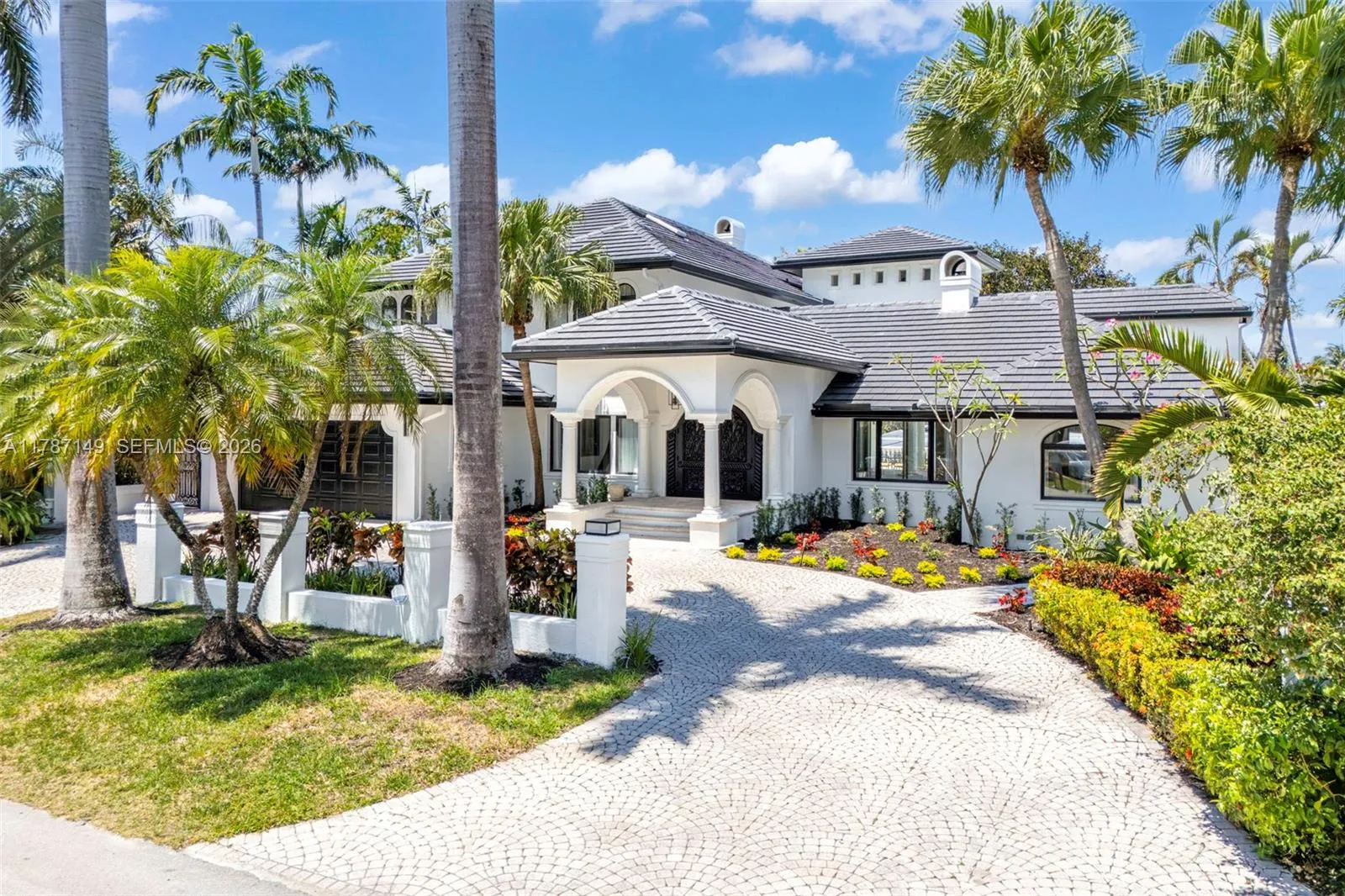 2561 Lucille Dr, Fort Lauderdale, Florida 33316, Fort Lauderdale, Florida 33316, 5 Bedrooms Bedrooms, ,4 BathroomsBathrooms,Residential,For Sale,2561 Lucille Dr, Fort Lauderdale, Florida 33316,A11787149