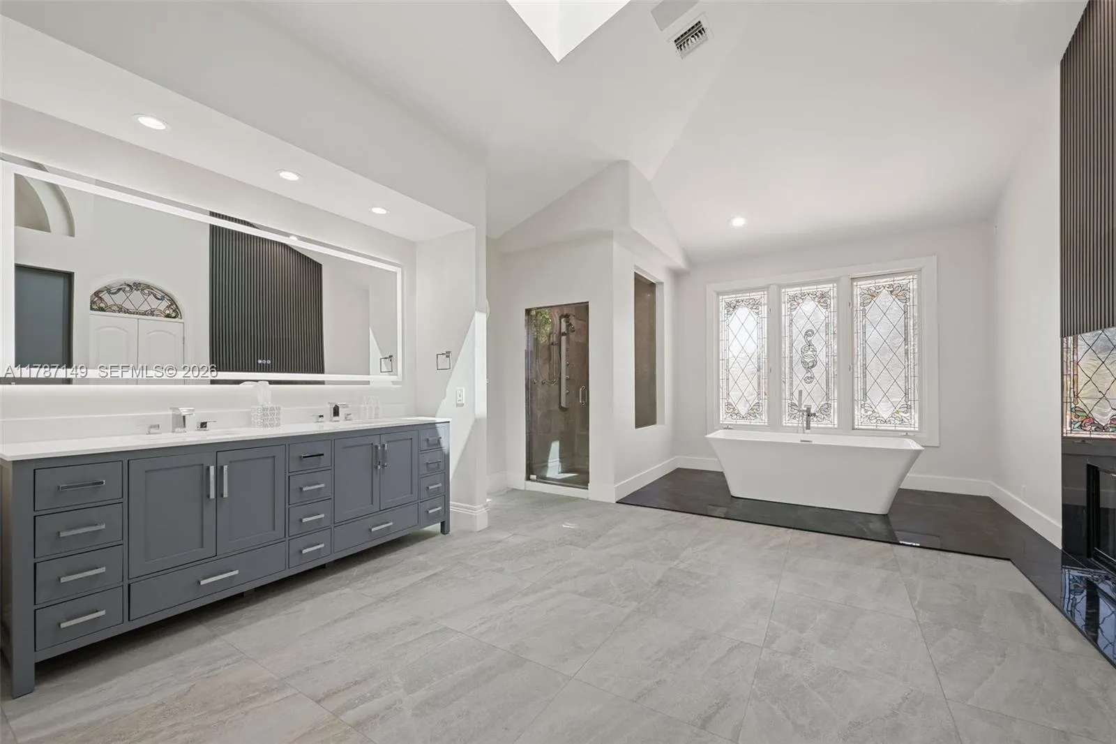 2561 Lucille Dr, Fort Lauderdale, Florida 33316, Fort Lauderdale, Florida 33316, 5 Bedrooms Bedrooms, ,4 BathroomsBathrooms,Residential,For Sale,2561 Lucille Dr, Fort Lauderdale, Florida 33316,A11787149