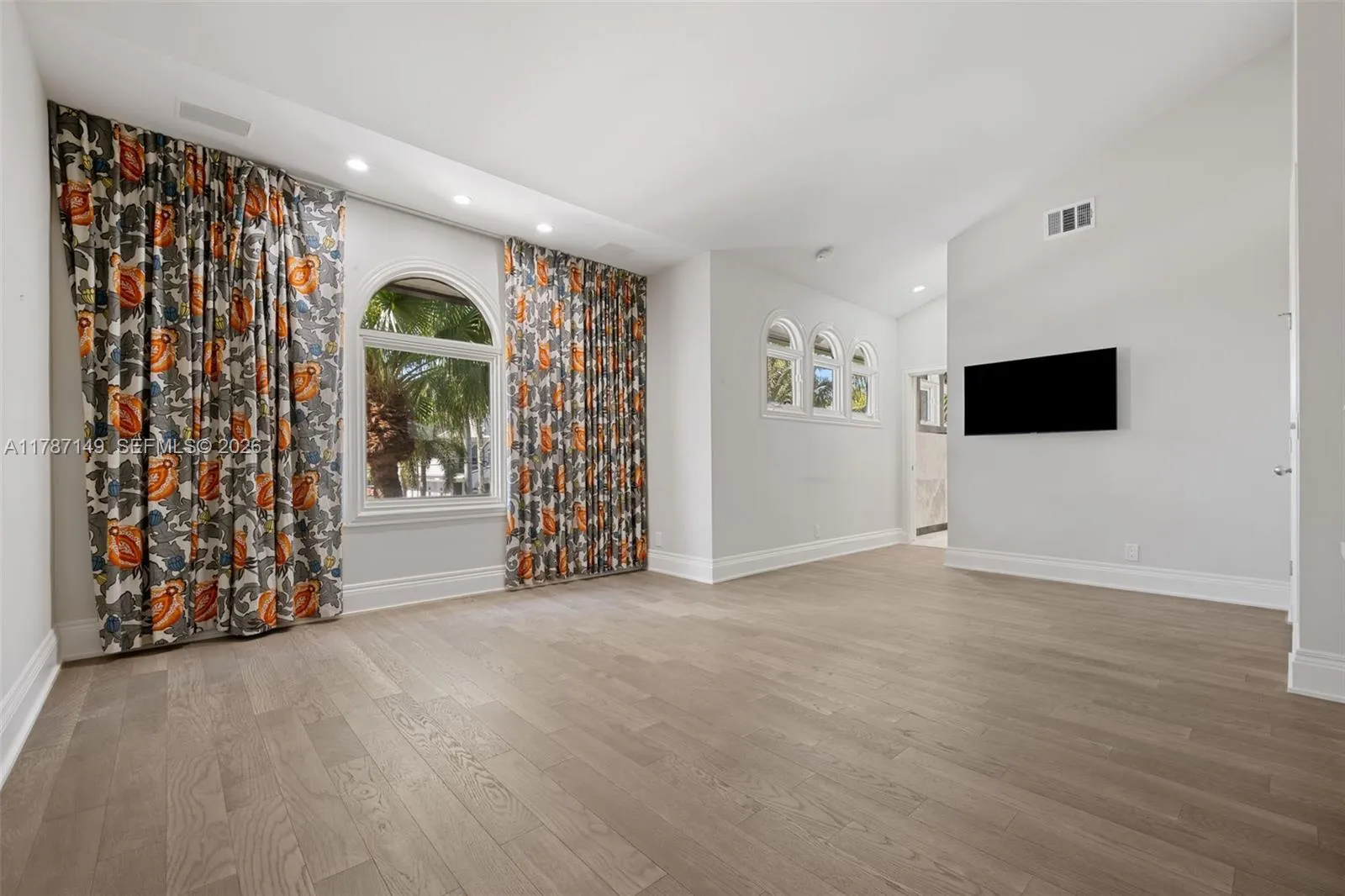 2561 Lucille Dr, Fort Lauderdale, Florida 33316, Fort Lauderdale, Florida 33316, 5 Bedrooms Bedrooms, ,4 BathroomsBathrooms,Residential,For Sale,2561 Lucille Dr, Fort Lauderdale, Florida 33316,A11787149