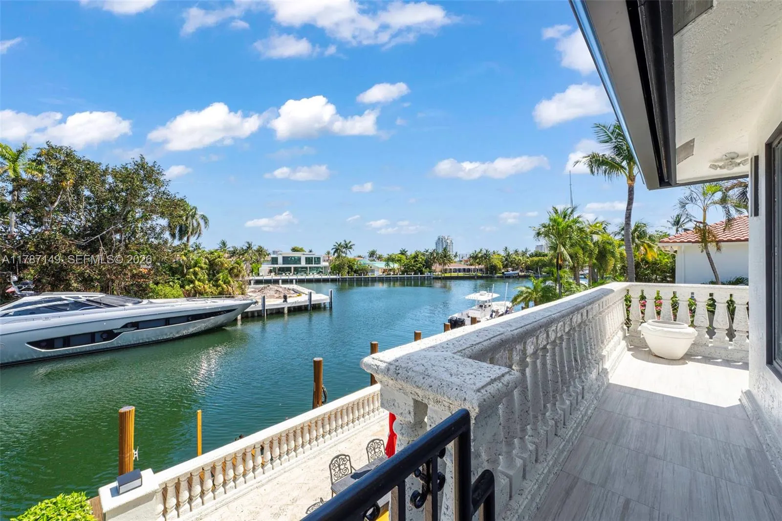 2561 Lucille Dr, Fort Lauderdale, Florida 33316, Fort Lauderdale, Florida 33316, 5 Bedrooms Bedrooms, ,4 BathroomsBathrooms,Residential,For Sale,2561 Lucille Dr, Fort Lauderdale, Florida 33316,A11787149