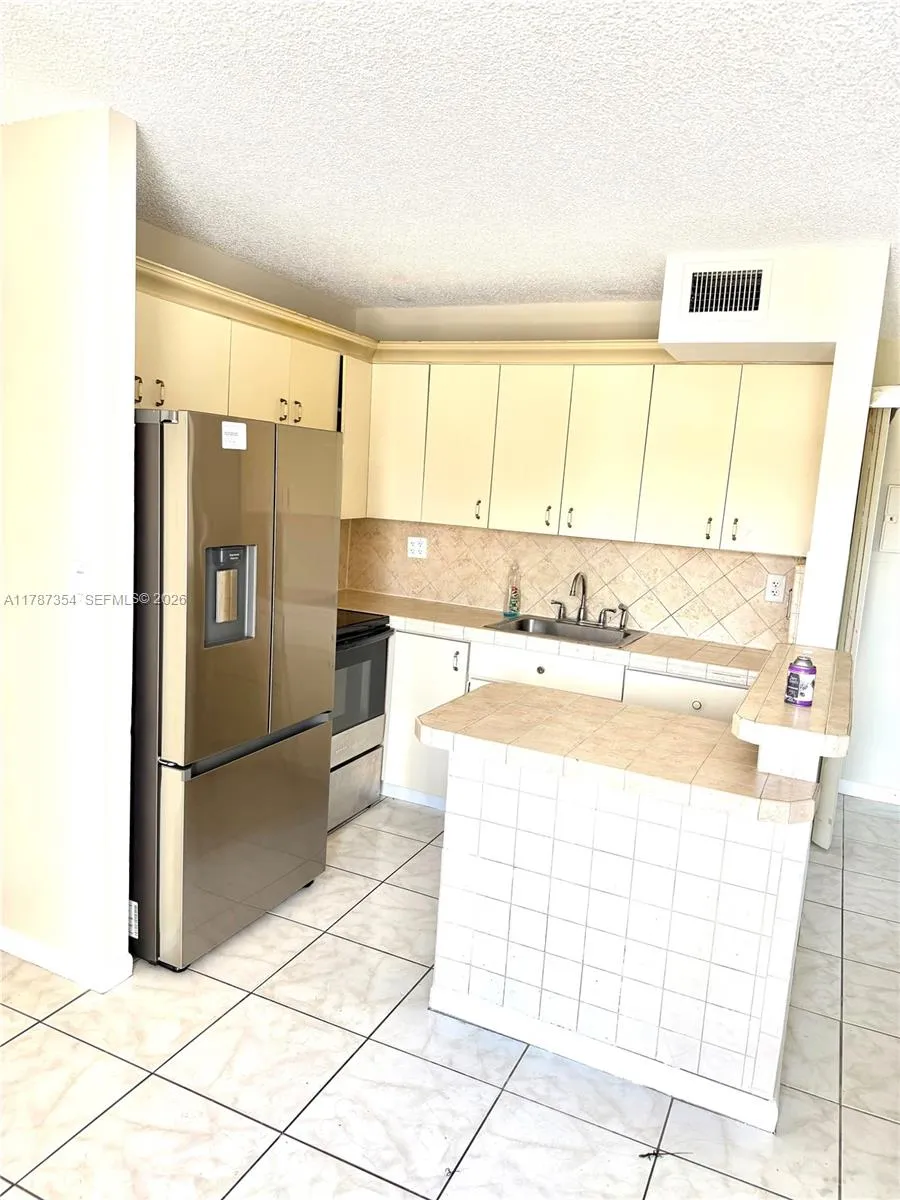 455 Nw 210th St 204, Miami Gardens, Florida 33169, Miami Gardens, Florida 33169, 2 Bedrooms Bedrooms, ,2 BathroomsBathrooms,Residential Lease,For Rent,455 Nw 210th St 204, Miami Gardens, Florida 33169,A11787354