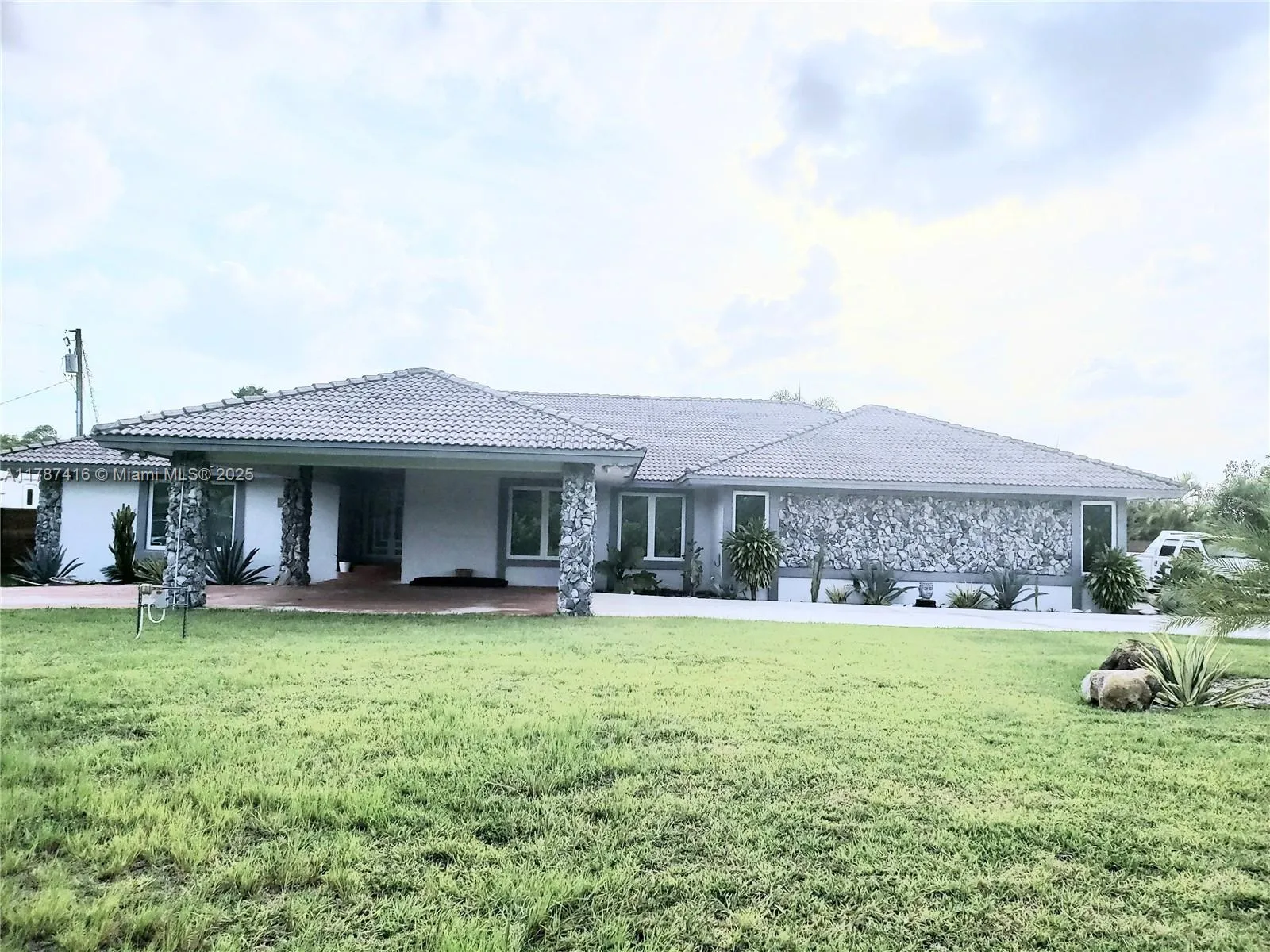 30992 Sw 195th Ave, Homestead, Florida 33030, Homestead, Florida 33030, 6 Bedrooms Bedrooms, ,4 BathroomsBathrooms,Residential,For Sale,30992 Sw 195th Ave, Homestead, Florida 33030,A11787416