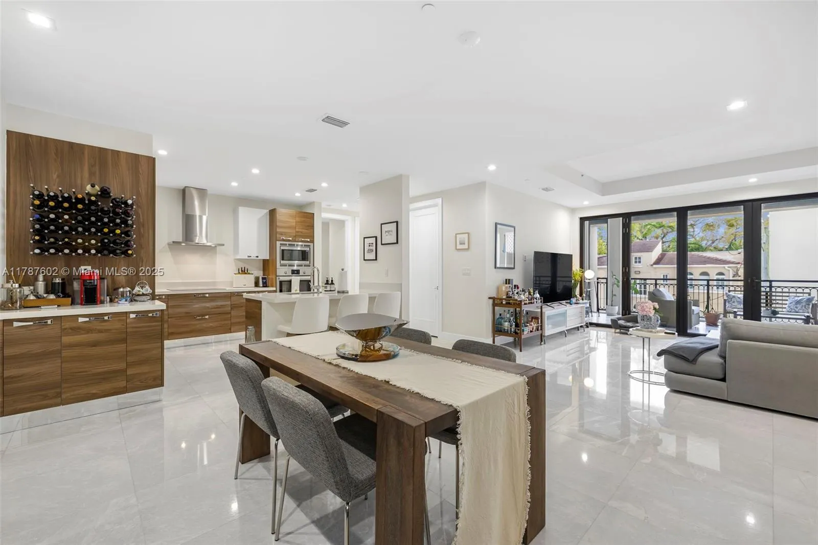 718 Valencia Ave 206, Coral Gables, Florida 33134, Coral Gables, Florida 33134, 2 Bedrooms Bedrooms, ,2 BathroomsBathrooms,Residential,For Sale,718 Valencia Ave 206, Coral Gables, Florida 33134,A11787602 718 Valencia Ave 206, Coral Gables, Florida 33134, Coral Gables, Florida 33134, 2 Bedrooms Bedrooms, ,2 BathroomsBathrooms,Residential,For Sale,718 Valencia Ave 206, Coral Gables, Florida 33134,A11787602