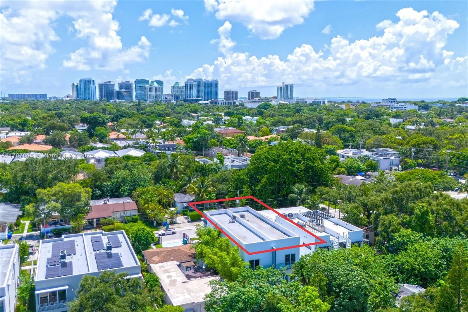 at 3140 Carter St, Miami, FL 33133 Unit For Sale 3 Bedrooms 4 Bathrooms MLS# A11787846 Price $1,349,000 2112