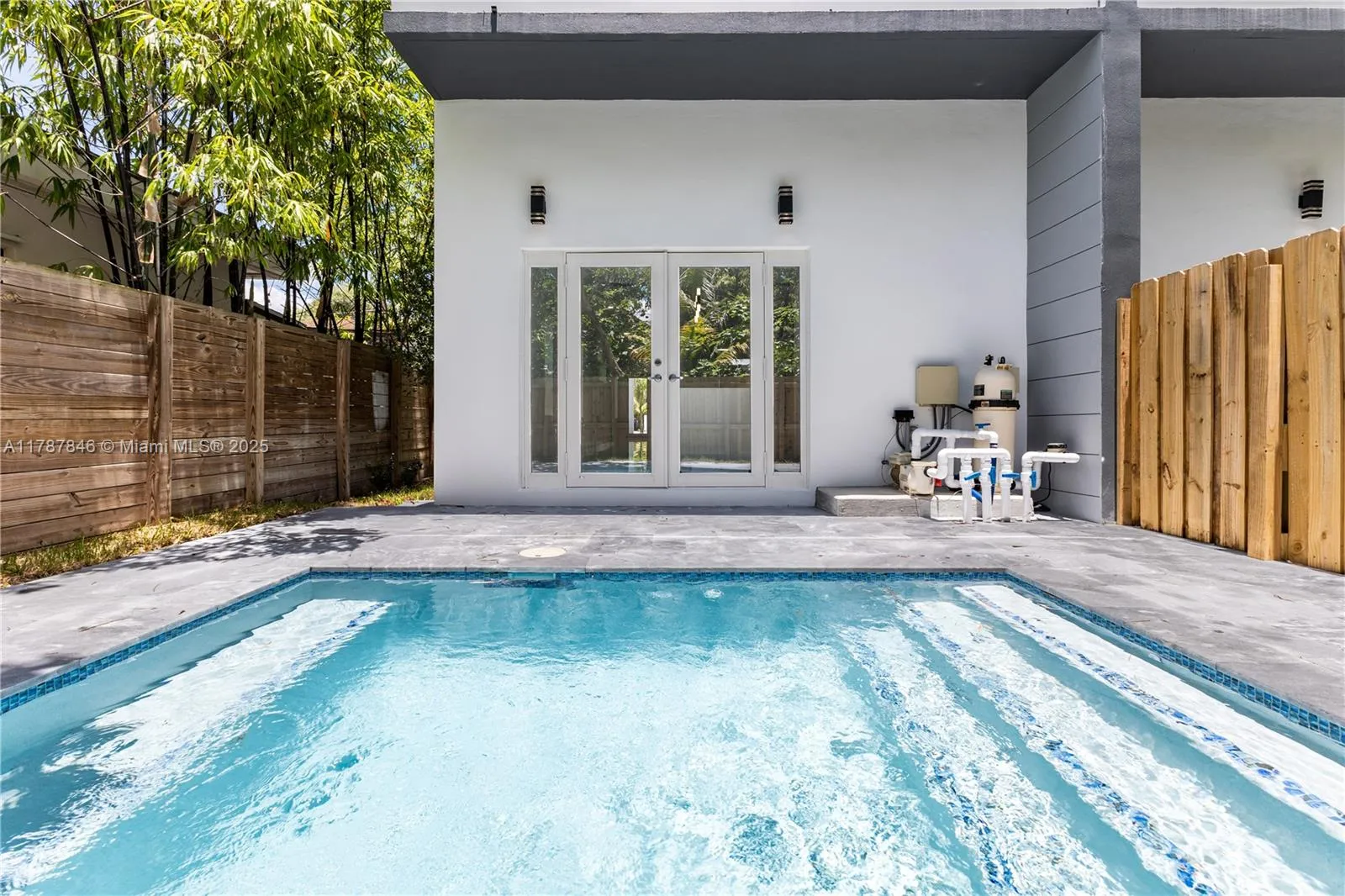 at 3140 Carter St, Miami, FL 33133 Unit For Sale 3 Bedrooms 4 Bathrooms MLS# A11787846 Price $1,349,000 2112