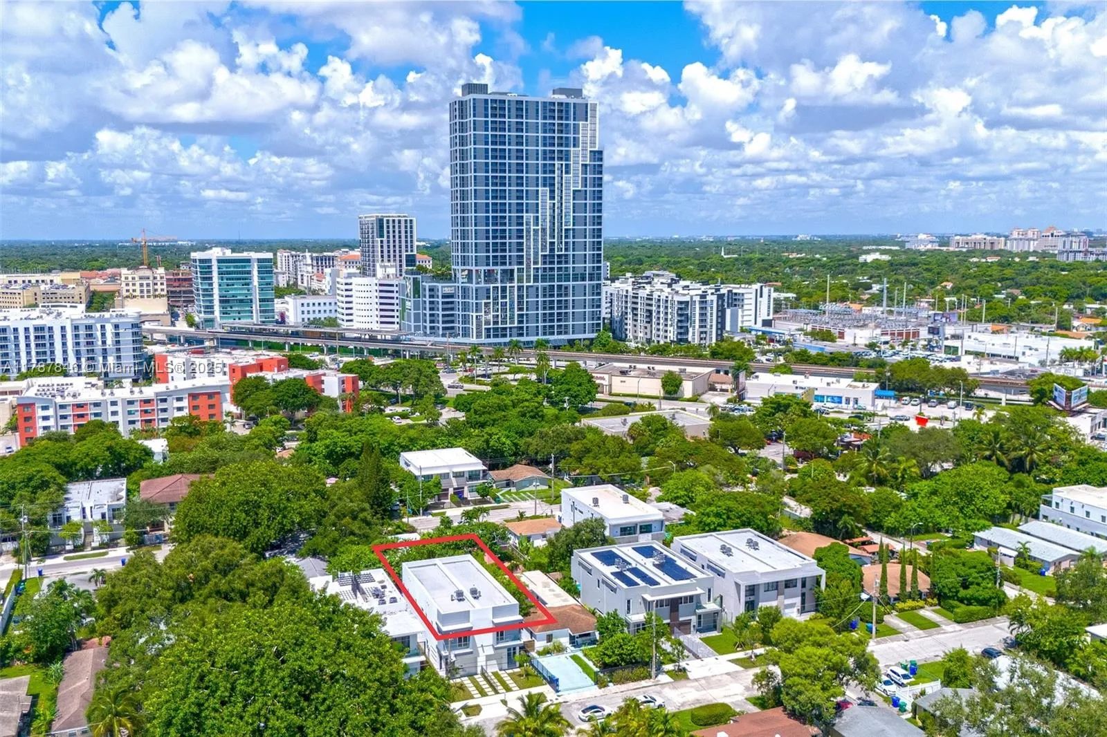 at 3140 Carter St, Miami, FL 33133 Unit For Sale 3 Bedrooms 4 Bathrooms MLS# A11787846 Price $1,349,000 2112