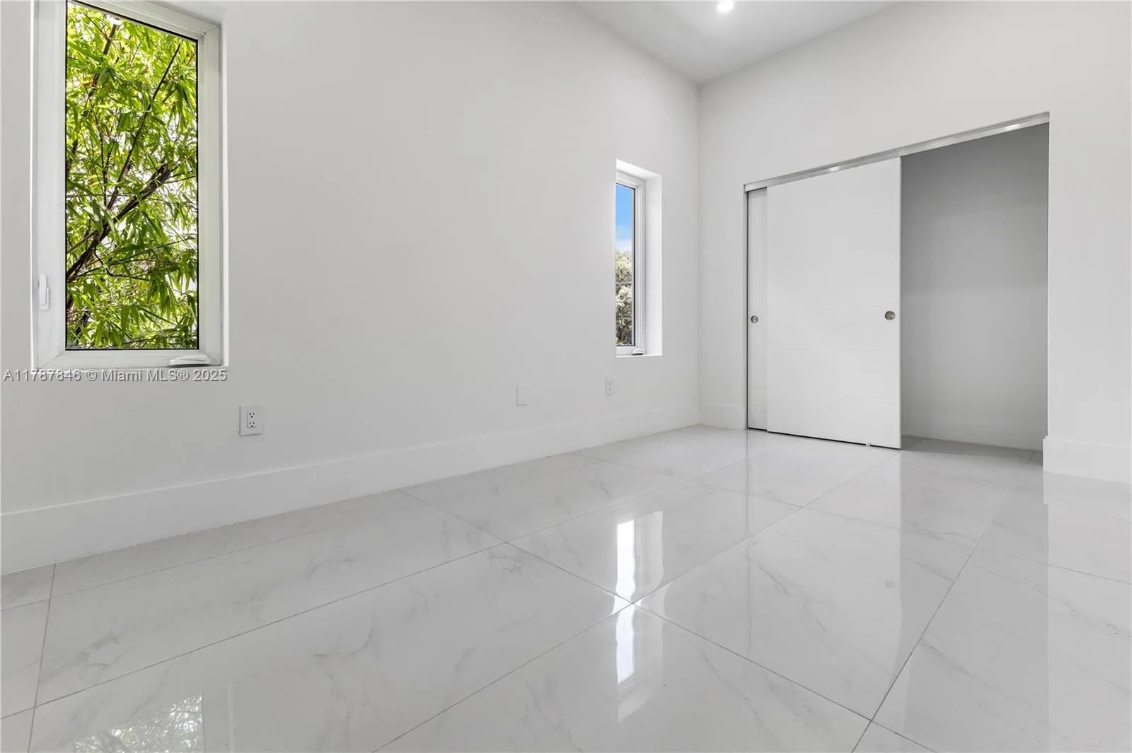 at 3140 Carter St, Miami, FL 33133 Unit For Sale 3 Bedrooms 4 Bathrooms MLS# A11787846 Price $1,349,000 2112