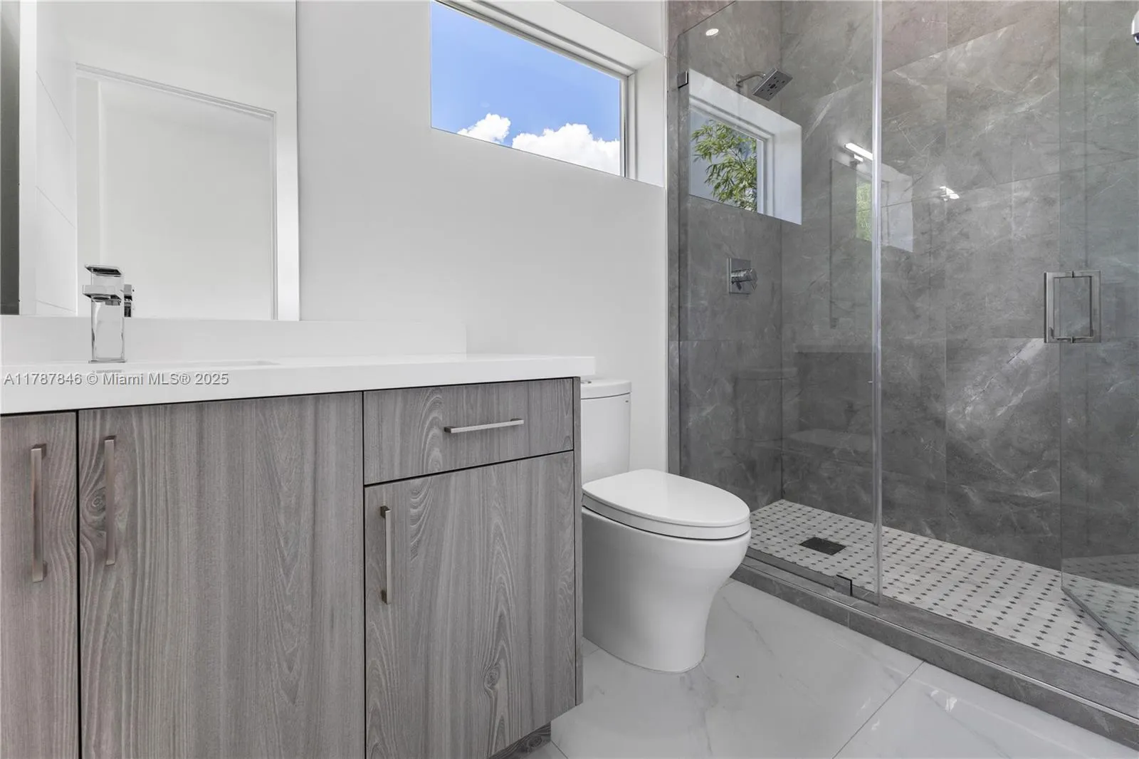 at 3140 Carter St, Miami, FL 33133 Unit For Sale 3 Bedrooms 4 Bathrooms MLS# A11787846 Price $1,349,000 2112