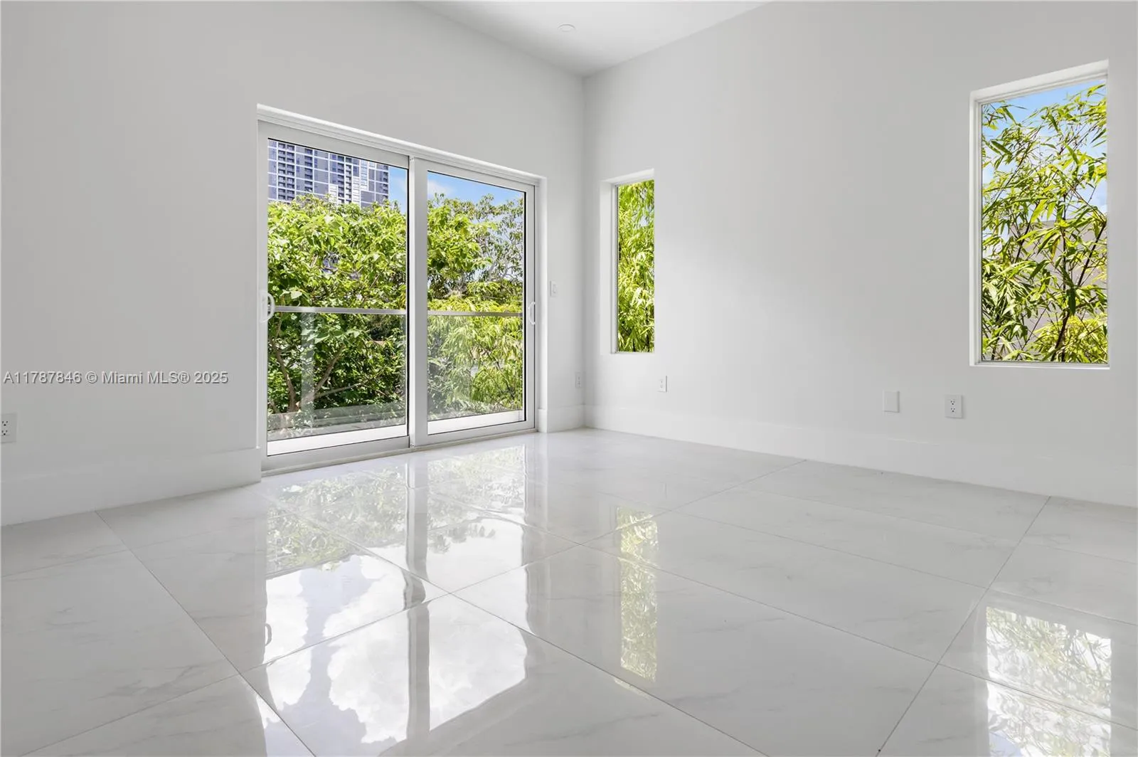 at 3140 Carter St, Miami, FL 33133 Unit For Sale 3 Bedrooms 4 Bathrooms MLS# A11787846 Price $1,349,000 2112