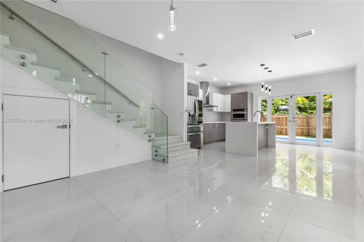 at 3140 Carter St, Miami, FL 33133 Unit For Sale 3 Bedrooms 4 Bathrooms MLS# A11787846 Price $1,349,000 2112