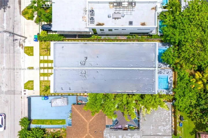 at 3140 Carter St, Miami, FL 33133 Unit For Sale 3 Bedrooms 4 Bathrooms MLS# A11787846 Price $1,349,000 2112