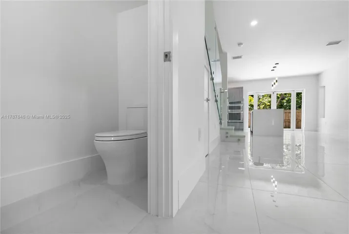 at 3140 Carter St, Miami, FL 33133 Unit For Sale 3 Bedrooms 4 Bathrooms MLS# A11787846 Price $1,349,000 2112