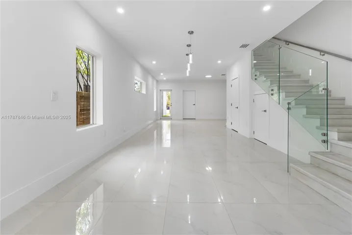 at 3140 Carter St, Miami, FL 33133 Unit For Sale 3 Bedrooms 4 Bathrooms MLS# A11787846 Price $1,349,000 2112
