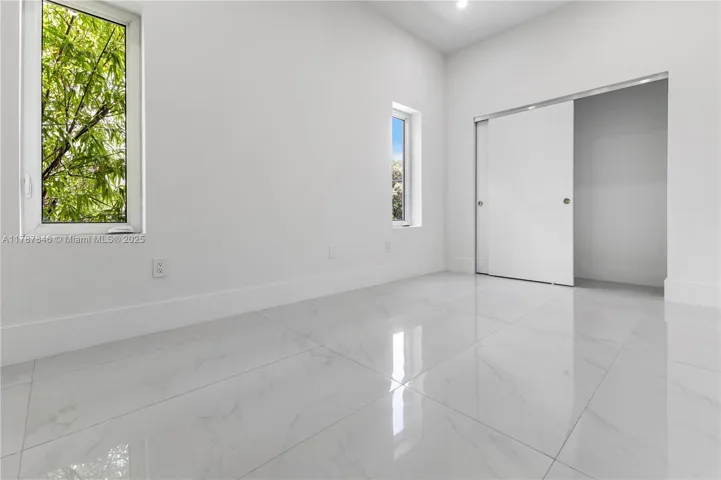 at 3140 Carter St, Miami, FL 33133 Unit For Sale 3 Bedrooms 4 Bathrooms MLS# A11787846 Price $1,349,000 2112